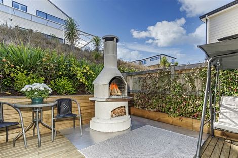 Photo of property in 8 Tawatawa Street, Long Bay, Auckland, 0630