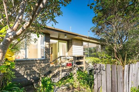 Photo of property in 21b Colchester Crescent, Newlands, Wellington, 6037
