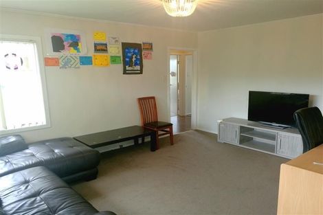 Photo of property in 11 Strid Road, Te Atatu South, Auckland, 0610