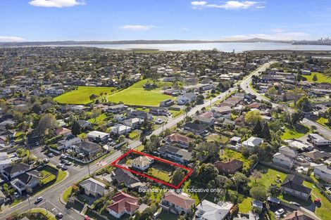 Photo of property in 24 School Road, Te Atatu South, Auckland, 0610