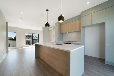 Photo of property in 3/105 Hobsonville Road, West Harbour, Auckland, 0618