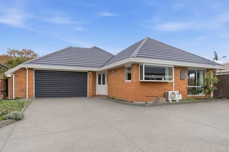 Photo of property in 7 Broadfell Avenue, Avonhead, Christchurch, 8042