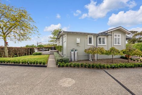 Photo of property in 17 Griggs Road, Whitford, Howick, 2571