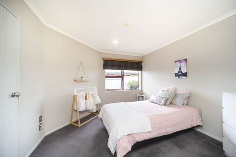 Photo of property in 40 Geneva Terrace, Kelvin Grove, Palmerston North, 4414
