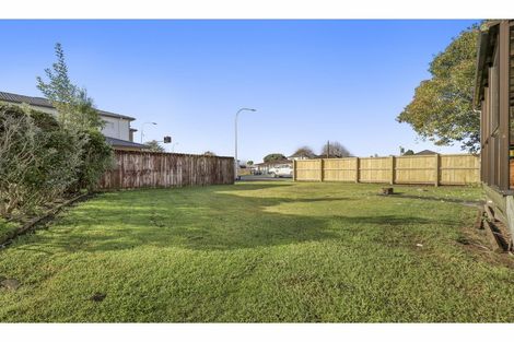 Photo of property in 76 Manuroa Road, Takanini, 2112