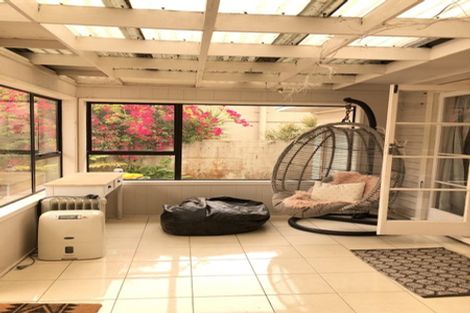 Photo of property in 25 Lake Road, Northcote, Auckland, 0627