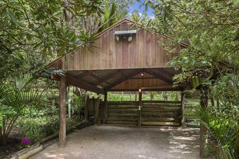 Photo of property in 34 Wood Bay Road, Titirangi, Auckland, 0604