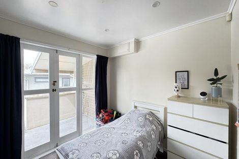 Photo of property in 30 Noall Street, Te Atatu Peninsula, Auckland, 0610