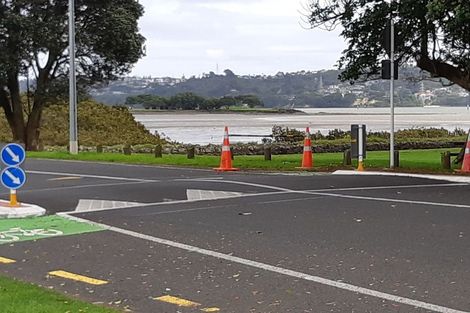 Photo of property in 1a Kiwi Esplanade, Mangere Bridge, Auckland, 2022