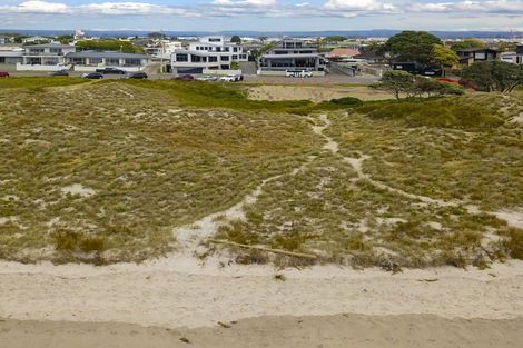 Photo of property in 203 Marine Parade, Mount Maunganui, 3116