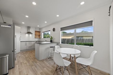 Photo of property in 10 Ashton Place, Highbury, Palmerston North, 4412