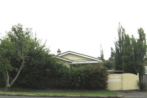Photo of property in 2/57 Woodglen Road, Glen Eden, Auckland, 0602