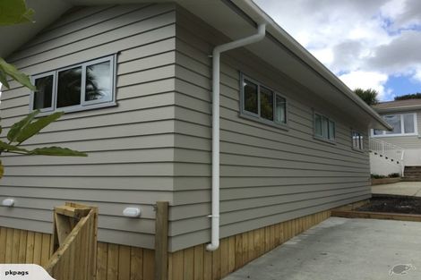 Photo of property in 21 Highland Avenue, Titirangi, Auckland, 0604