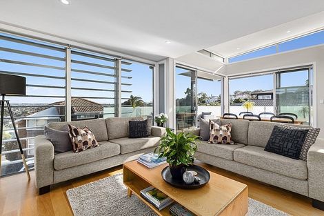 Photo of property in 49 Seaview Road, Castor Bay, Auckland, 0620