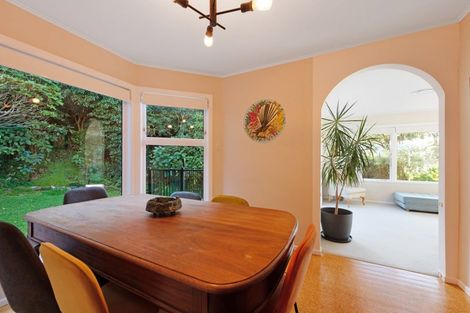 Photo of property in 48 Homewood Crescent, Karori, Wellington, 6012