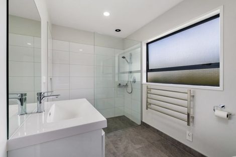 Photo of property in 17 Kings Drive, Wanaka, 9305