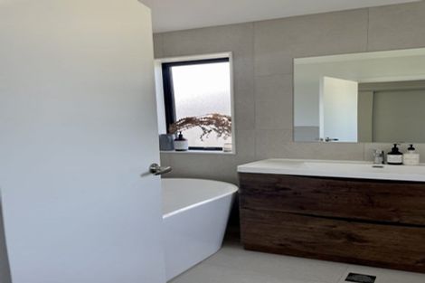 Photo of property in 118a Kervil Avenue, Te Atatu Peninsula, Auckland, 0610