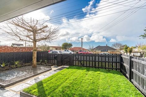 Photo of property in 86 Sylvan Avenue, Northcote, Auckland, 0627