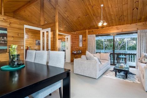 Photo of property in 2/10 Denby Lane, Northcote Point, Auckland, 0627