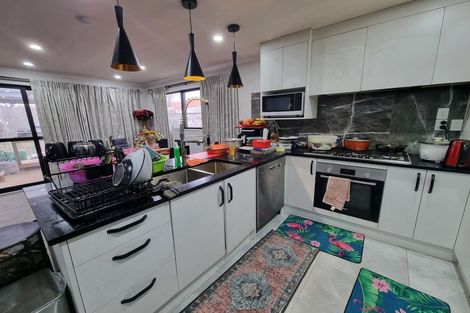 Photo of property in 47 Buckingham Crescent, Papatoetoe, Auckland, 2025