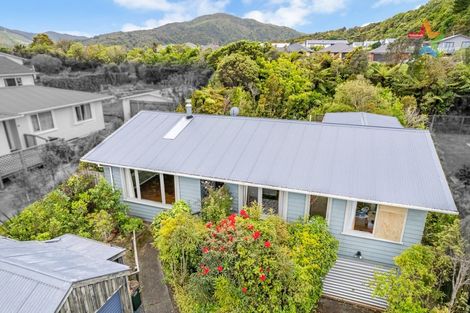 Photo of property in 64 Oakleigh Street, Maungaraki, Lower Hutt, 5010