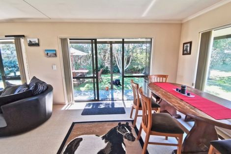 Photo of property in 151 Pukenamu Road, Te Horo, Otaki, 5581