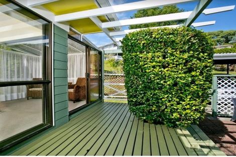 Photo of property in 1/53 Ayton Drive, Totara Vale, Auckland, 0629