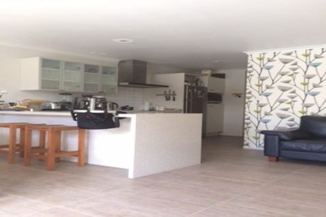 Photo of property in 10/17 Harbour View Road, Te Atatu Peninsula, Auckland, 0610