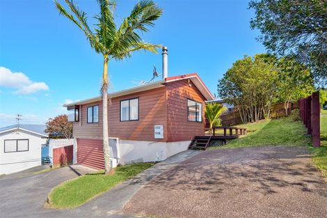 Photo of property in 1/3 Valecrest Place, Bayview, Auckland, 0629