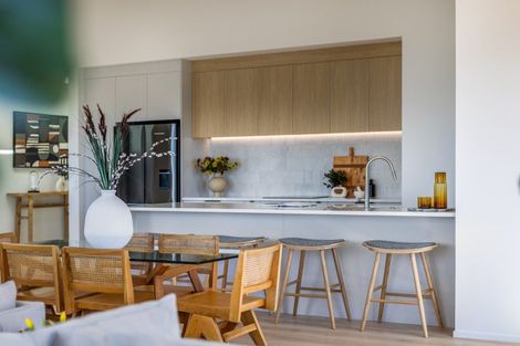 Photo of property in 6 Okupe Grove, Aotea, Porirua, 5024