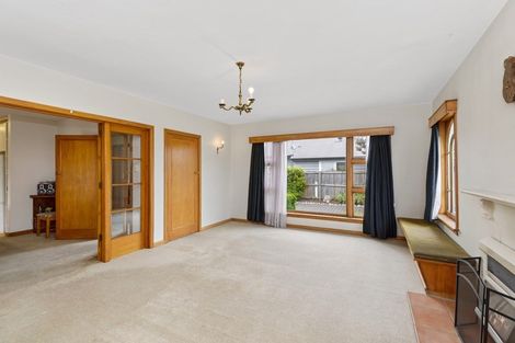 Photo of property in 11 Verran Place, Fendalton, Christchurch, 8052