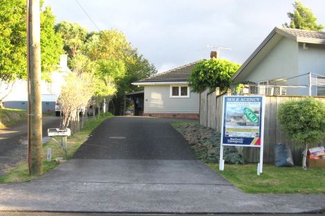 Photo of property in 2/40 Amberley Avenue, Te Atatu South, Auckland, 0610