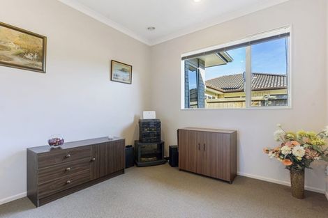 Photo of property in 76 Baverstock Road, Flat Bush, Auckland, 2016