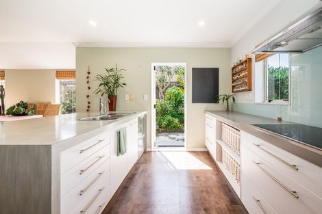 Photo of property in 26 Rifleman Lane, Paraparaumu Beach, Paraparaumu, 5032