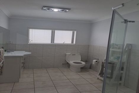 Photo of property in 2 Kirikiri Drive, Papakura, 2110