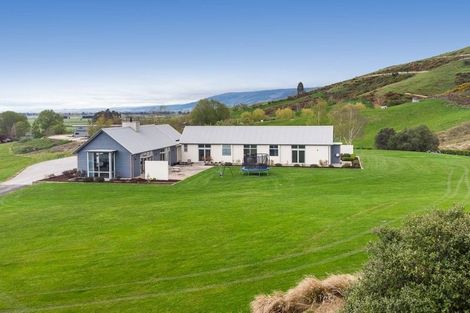 Photo of property in 412 Outram-mosgiel Road, North Taieri, Outram, 9073