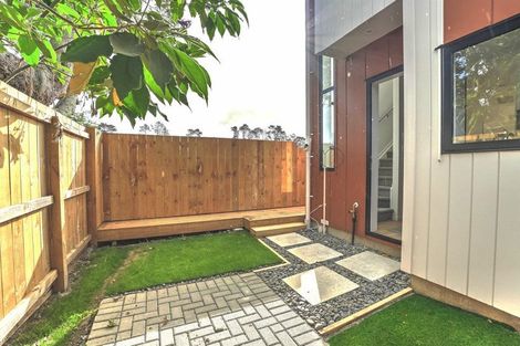 Photo of property in 4/4 Serjeant Street, Henderson, Auckland, 0612