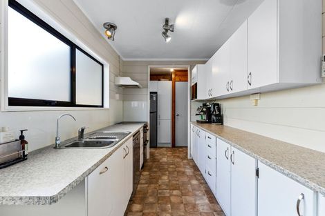 Photo of property in 1/122 Verran Road, Birkdale, Auckland, 0626