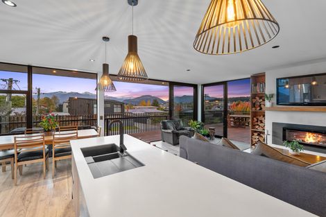 Photo of property in 148 Warren Street, Wanaka, 9305