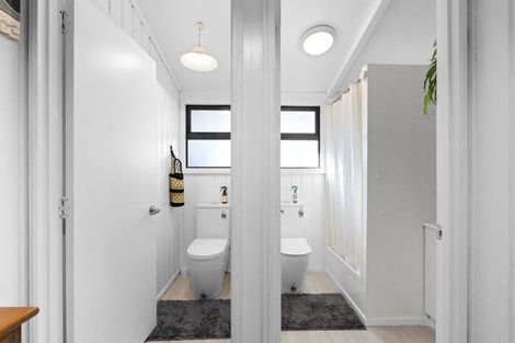 Photo of property in 5 Camellia Avenue, Bell Block, New Plymouth, 4312