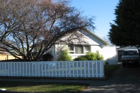 Photo of property in 92 Warren Crescent, Hillmorton, Christchurch, 8025
