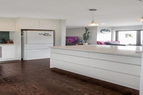Photo of property in 84 Glengarry Road, Glen Eden, Auckland, 0602