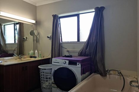 Photo of property in 2/2 Broadway, Waitara, 4320