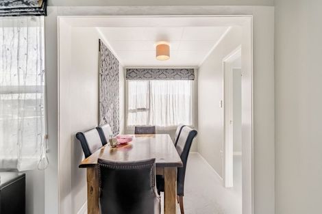 Photo of property in 52 Durham Crescent, Fairfield, Lower Hutt, 5011