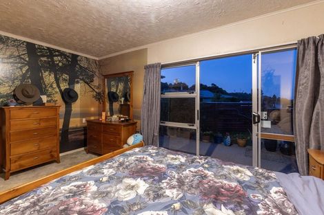 Photo of property in 4 Brazier Grove, Paraparaumu, 5032