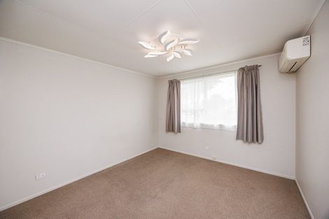 Photo of property in 9 Forbes Place, Kelvin Grove, Palmerston North, 4414