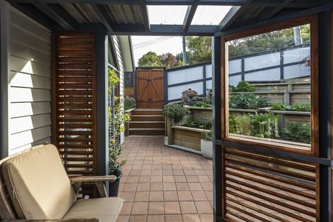 Photo of property in 26 Cornwall Road, Lyttelton, 8082