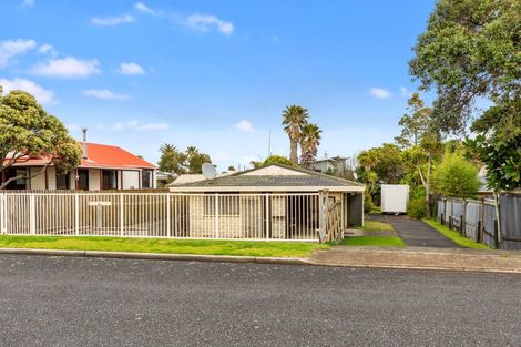 Photo of property in 124a Karewa Parade, Papamoa Beach, Papamoa, 3118