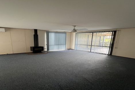 Photo of property in 2/141 Carnoustie Drive, Wattle Downs, Auckland, 2103