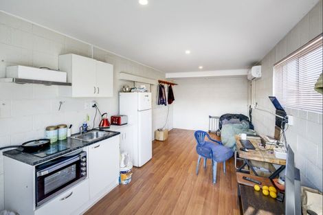 Photo of property in 2/8 Lee Road, Taradale, Napier, 4112